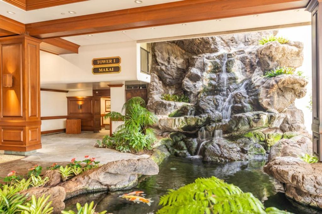Apartmán Waikiki Banyan W-Ocean Views With Free Parking! Honolulu Exteriér fotografie