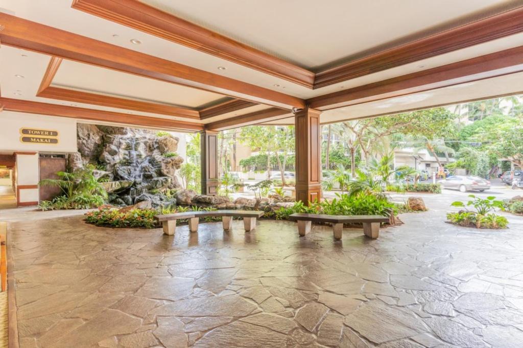 Apartmán Waikiki Banyan W-Ocean Views With Free Parking! Honolulu Exteriér fotografie